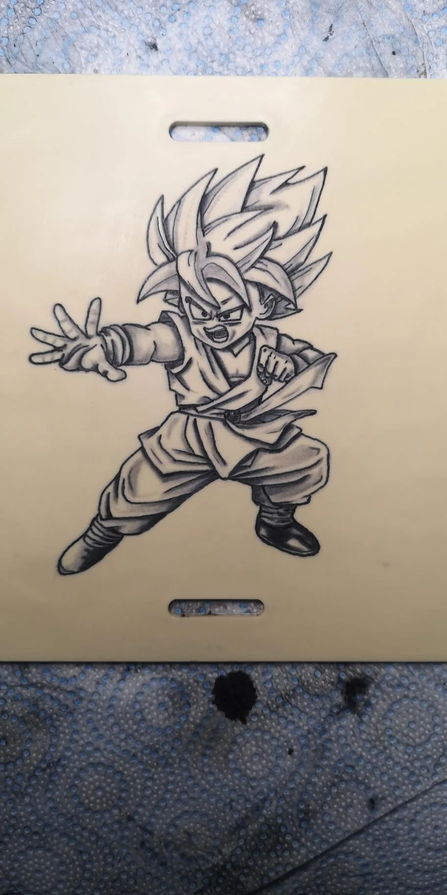 TP élève — Goku enfant Super Saiyan en black & grey